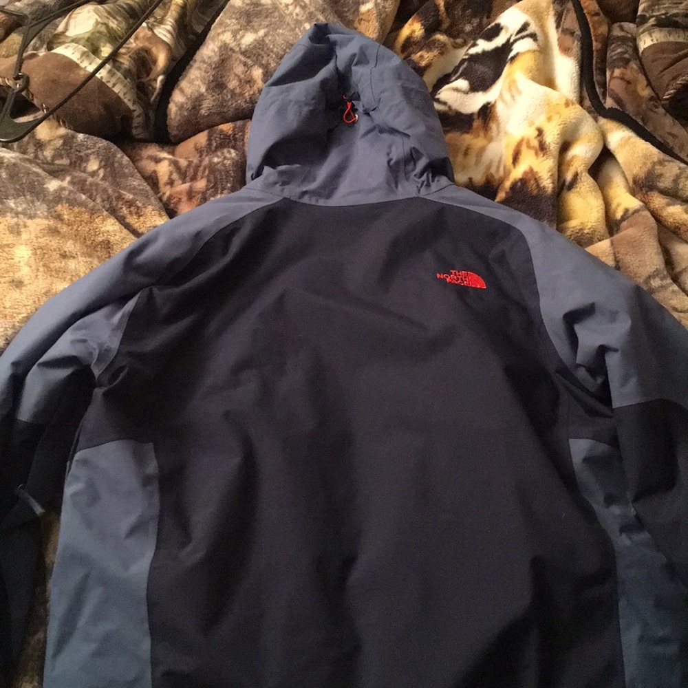 North Face jacket - Picture 3 of 6